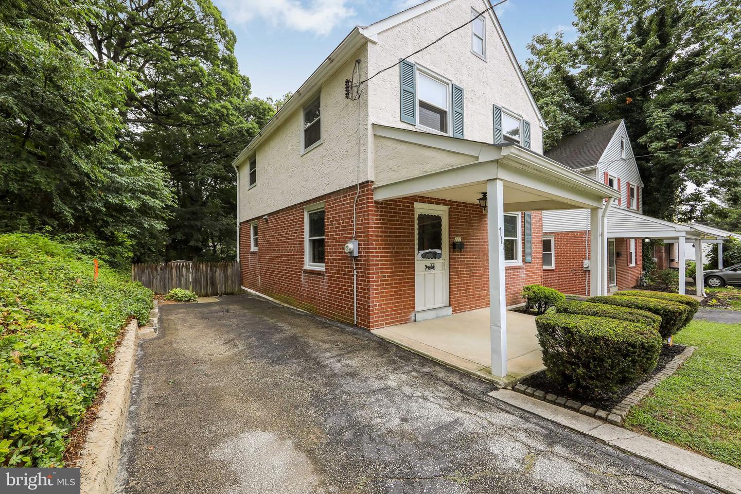 711 N Providence Rd