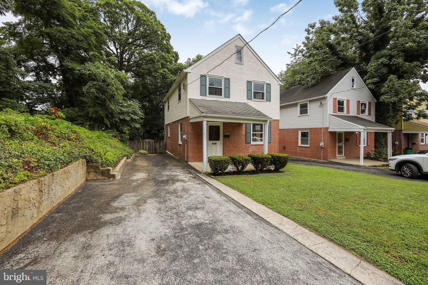 711 N Providence Rd