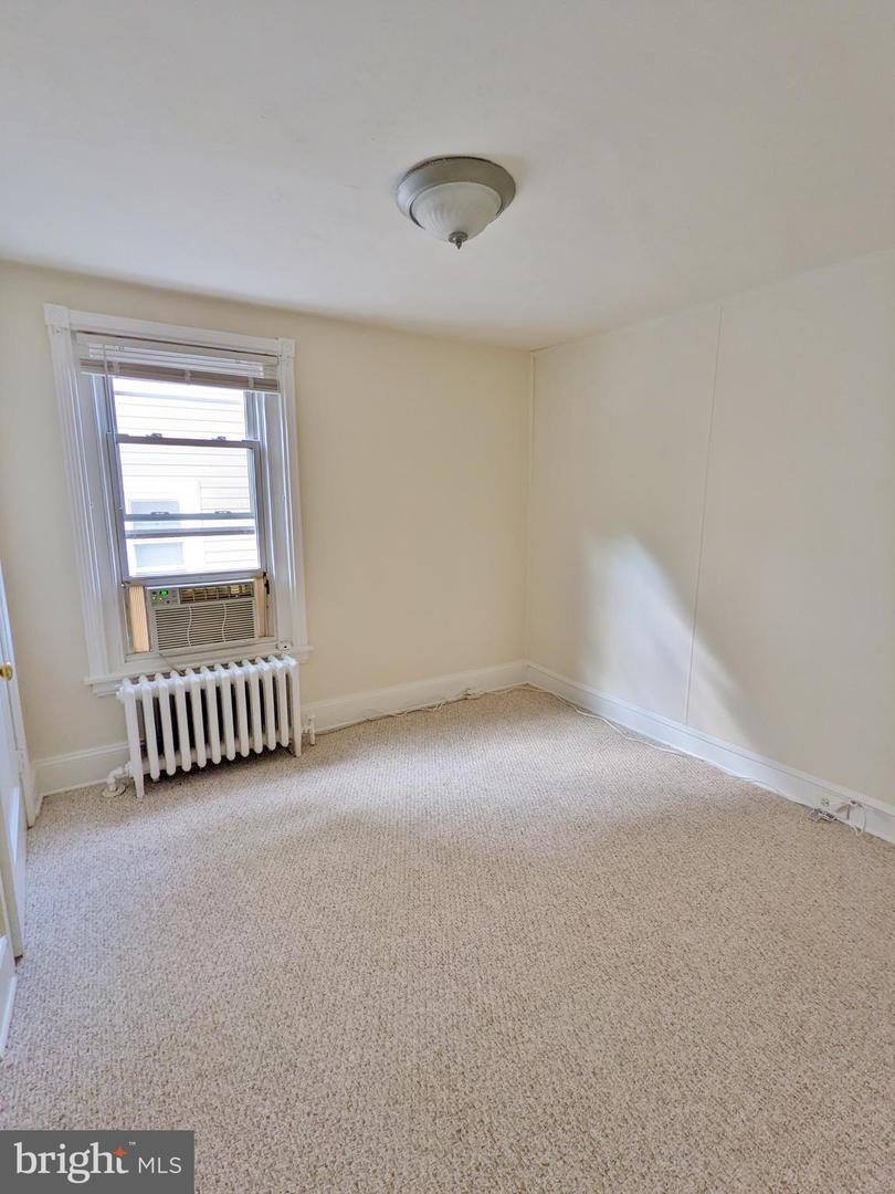 943 Glenbrook Ave
