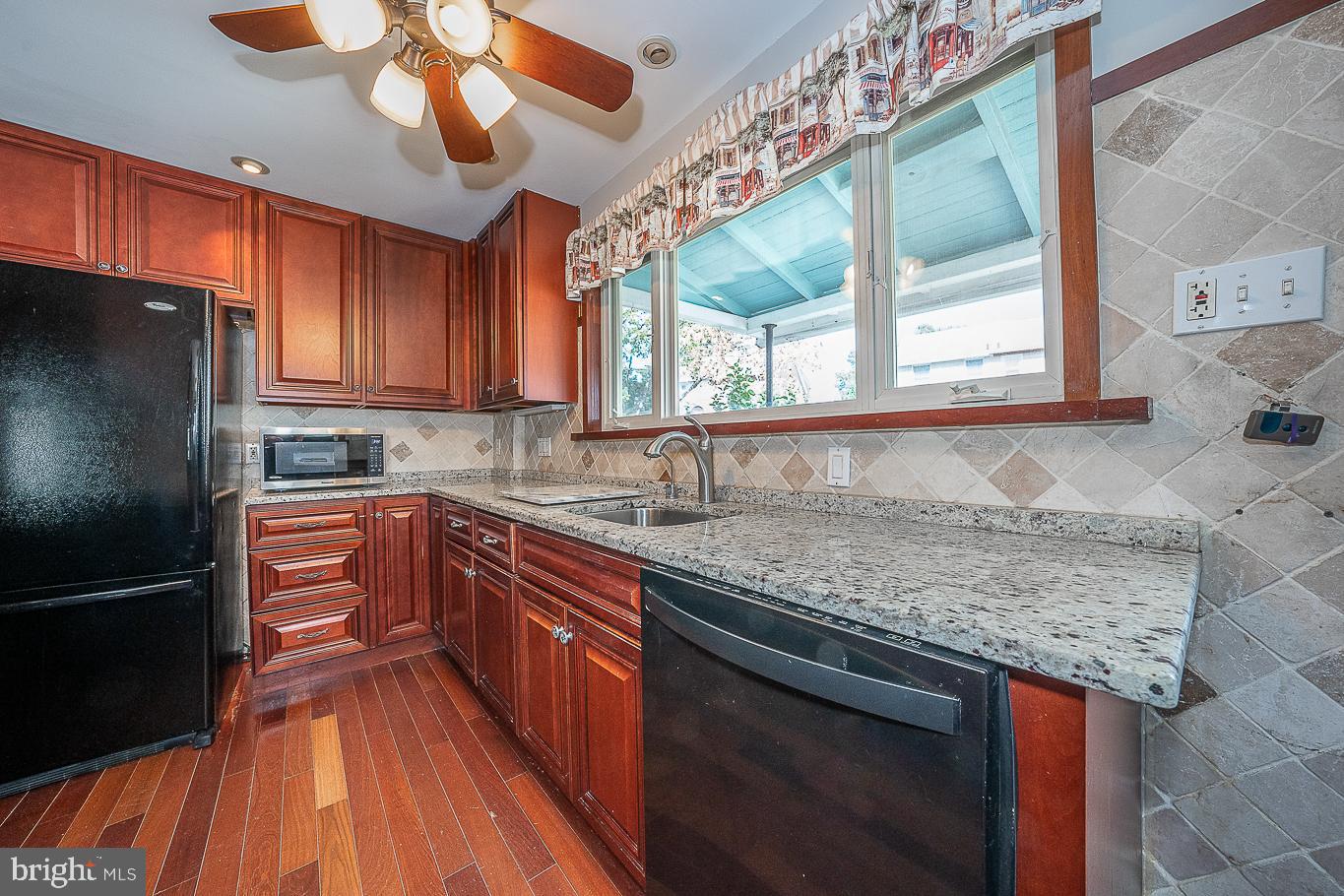 2737 Oakford Rd