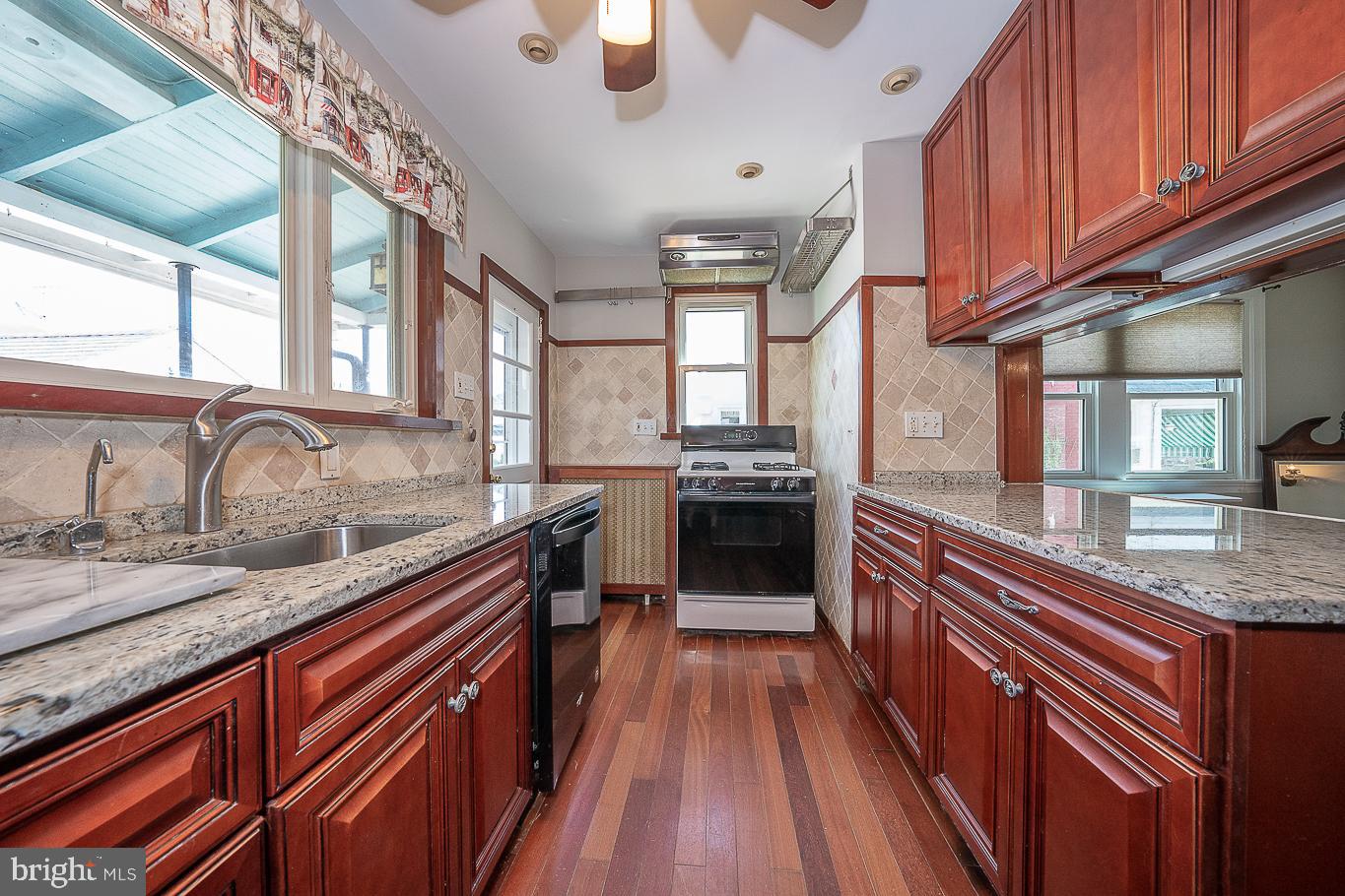 2737 Oakford Rd