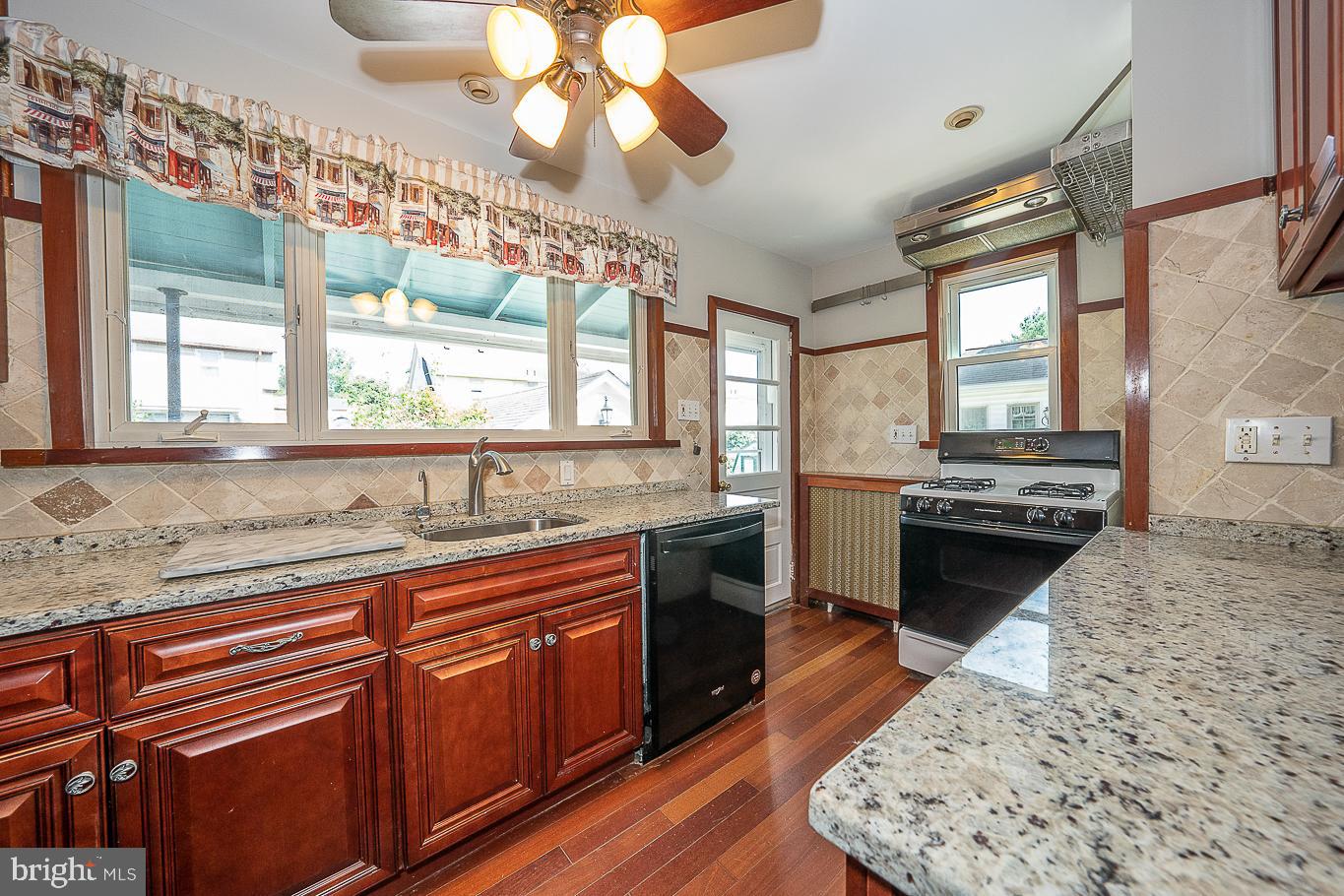 2737 Oakford Rd