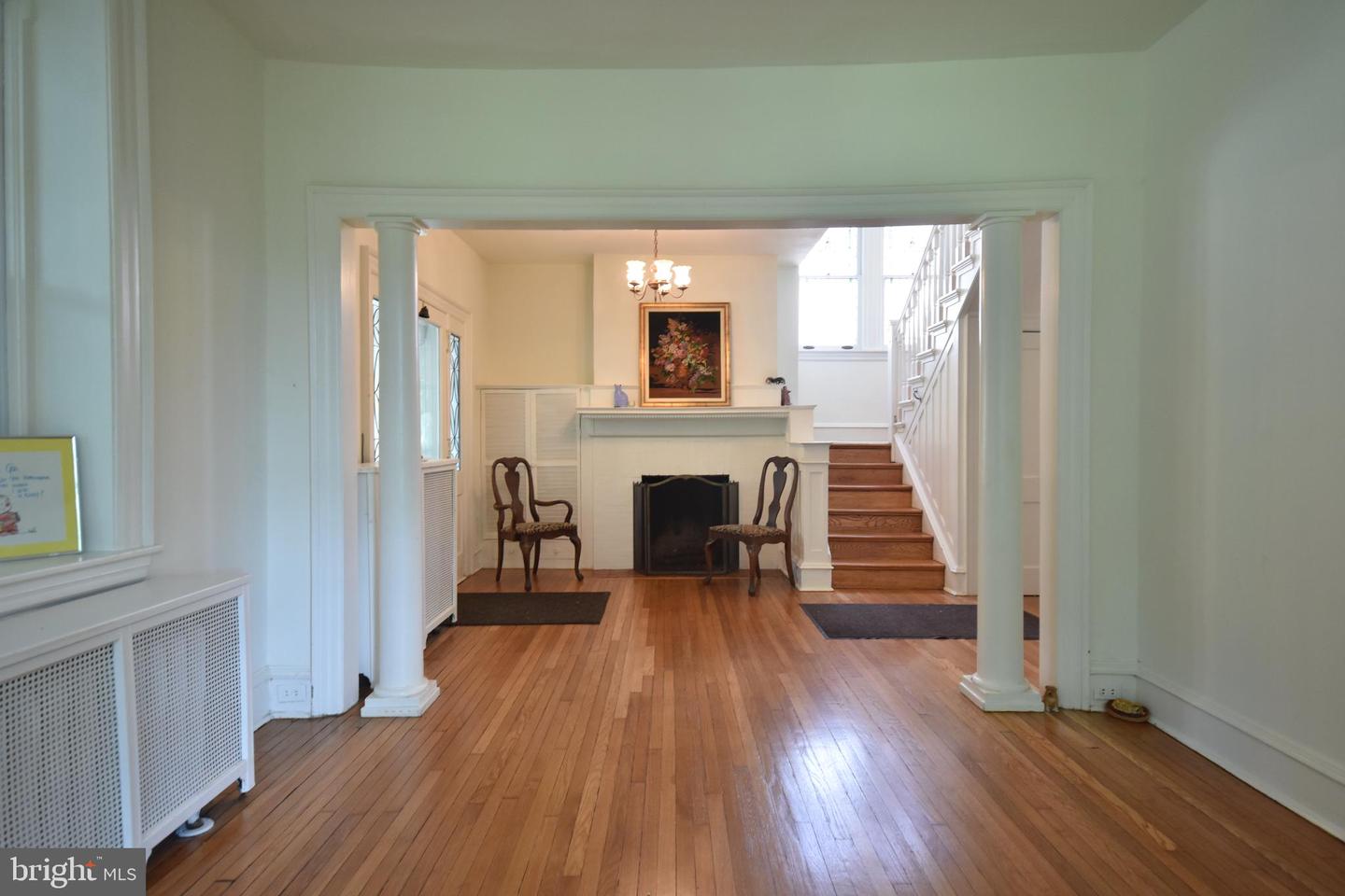 18 E Greenwood Ave