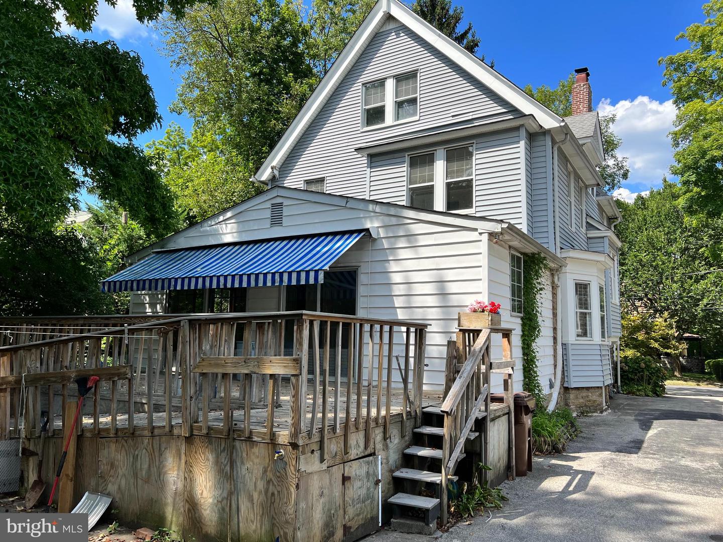 18 E Greenwood Ave