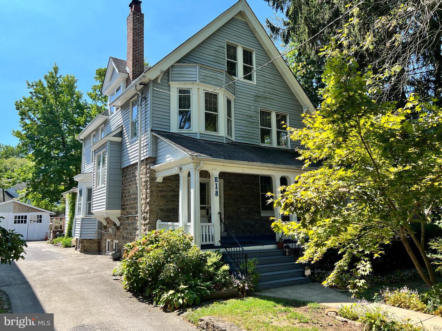 18 E Greenwood Ave