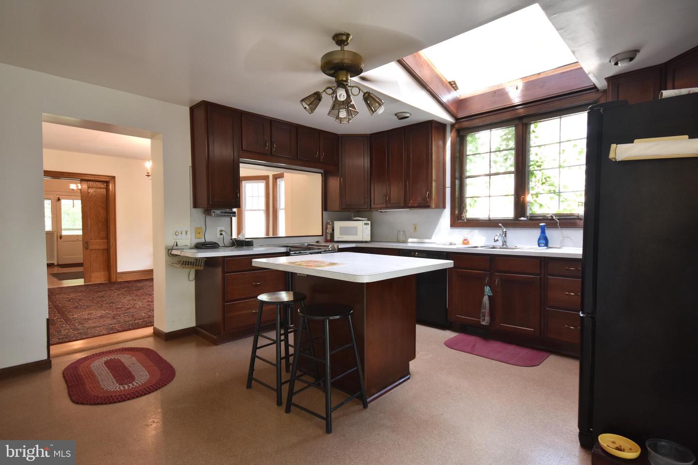 18 E Greenwood Ave