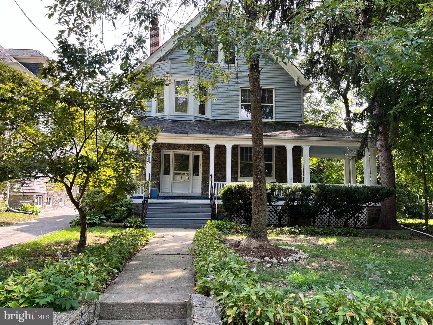 18 E Greenwood Ave