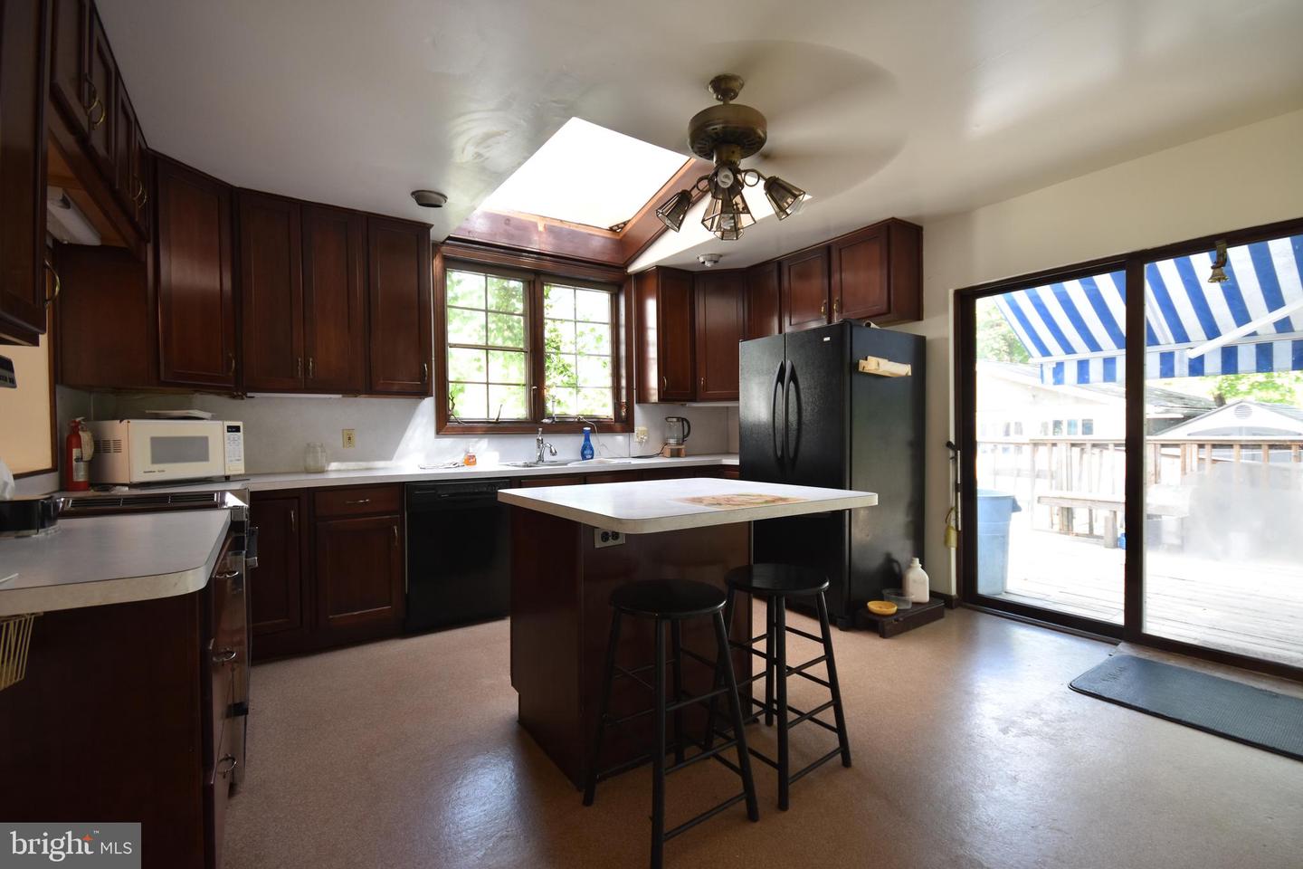 18 E Greenwood Ave