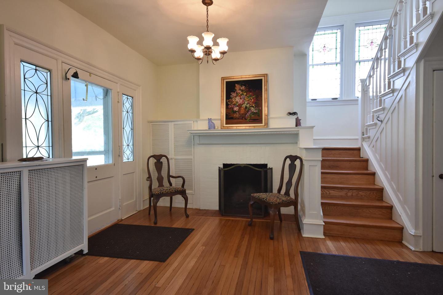 18 E Greenwood Ave