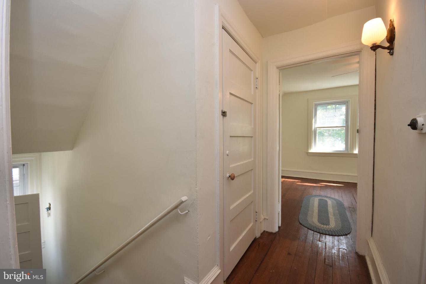 18 E Greenwood Ave