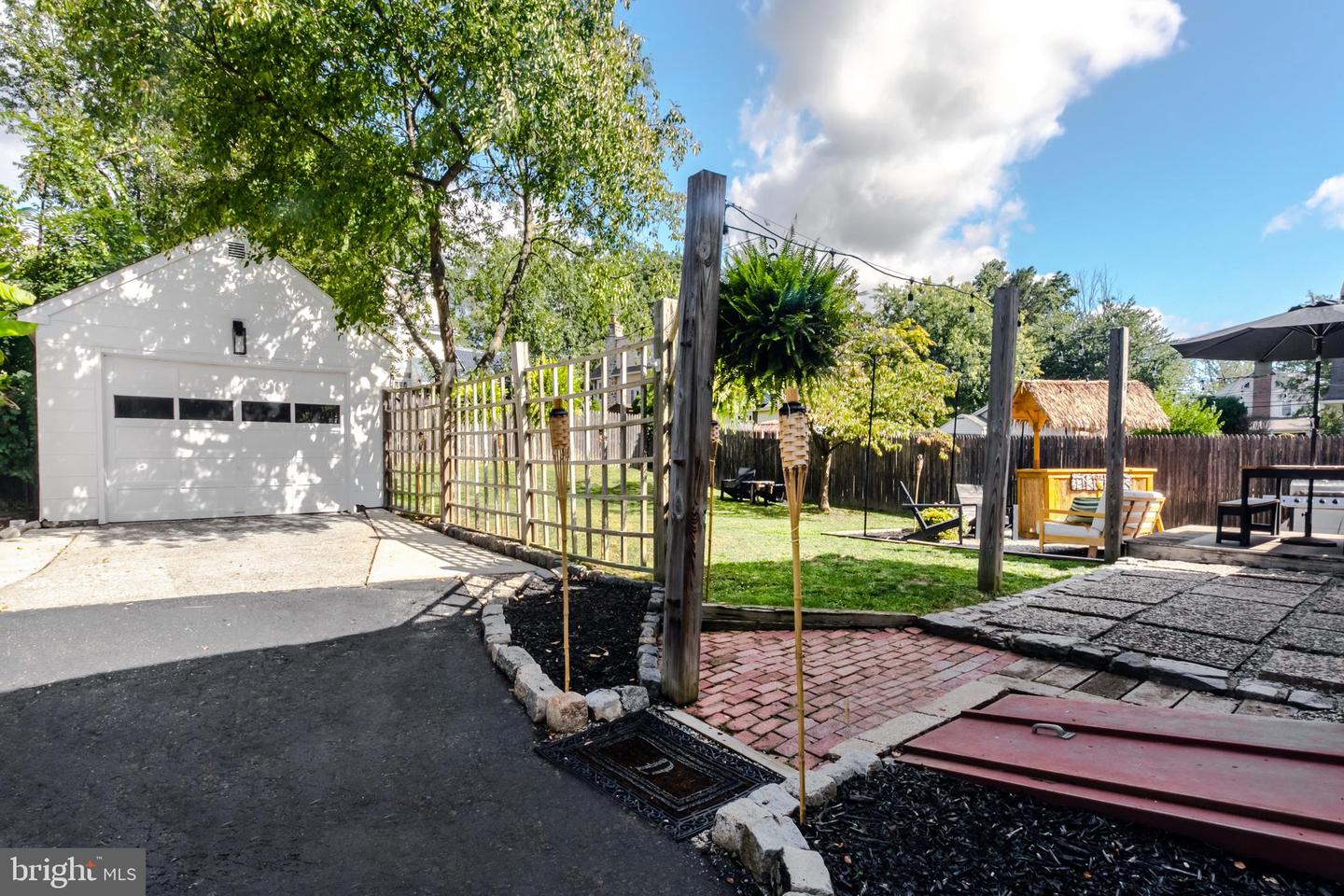 2435 Eldon Ave