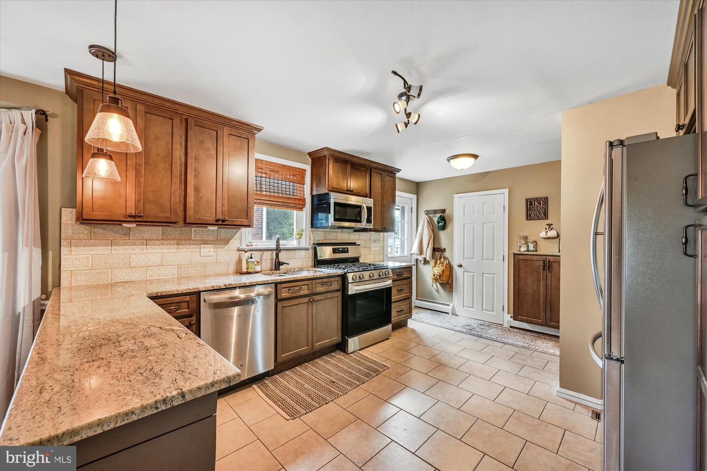 1415 Dorchester Rd