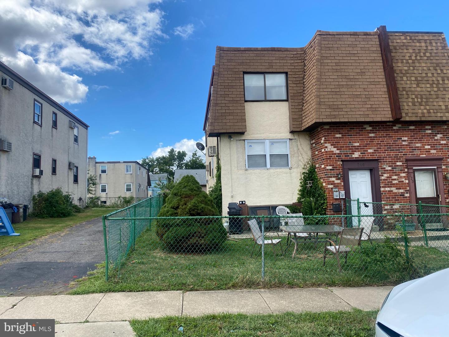 219 Glenside Ave #B