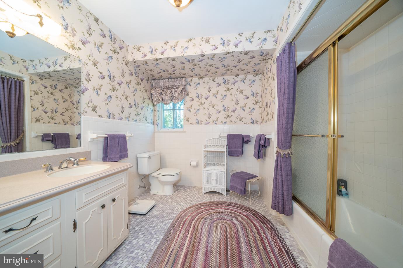 658 Lakeview Cir