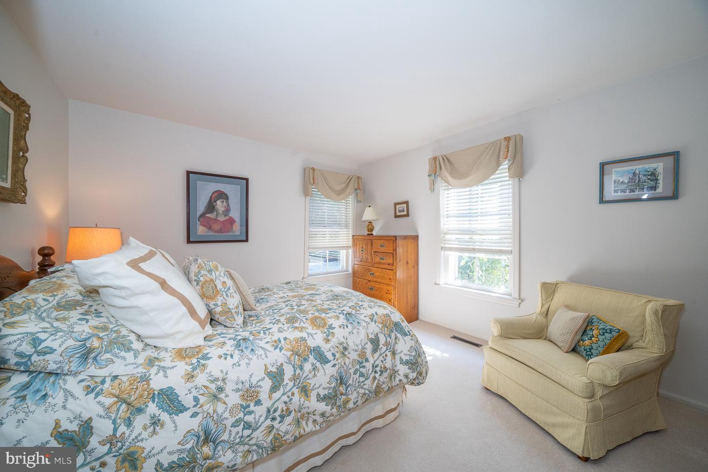 658 Lakeview Cir