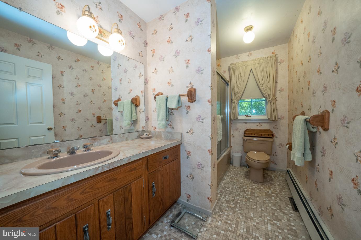658 Lakeview Cir