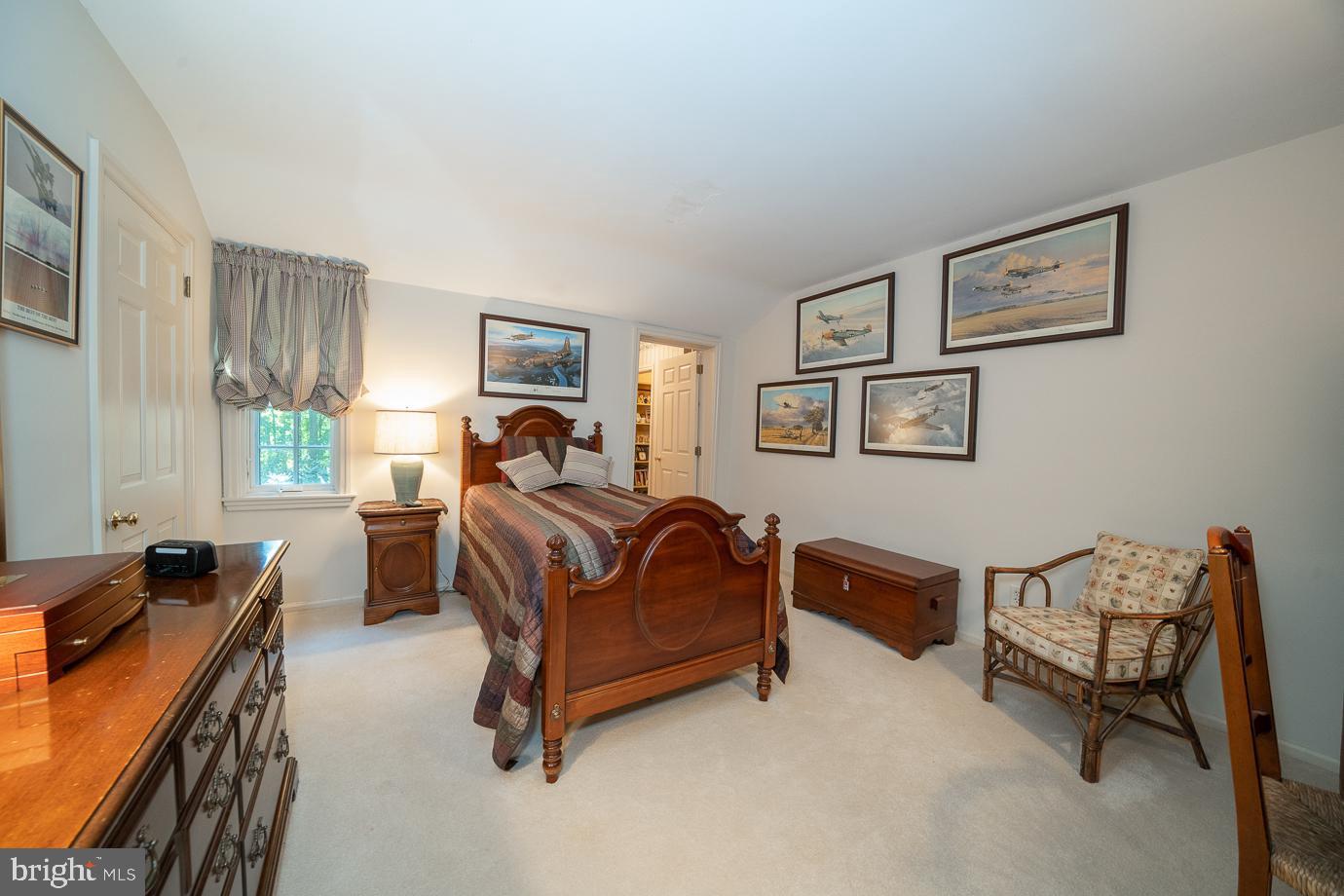 658 Lakeview Cir