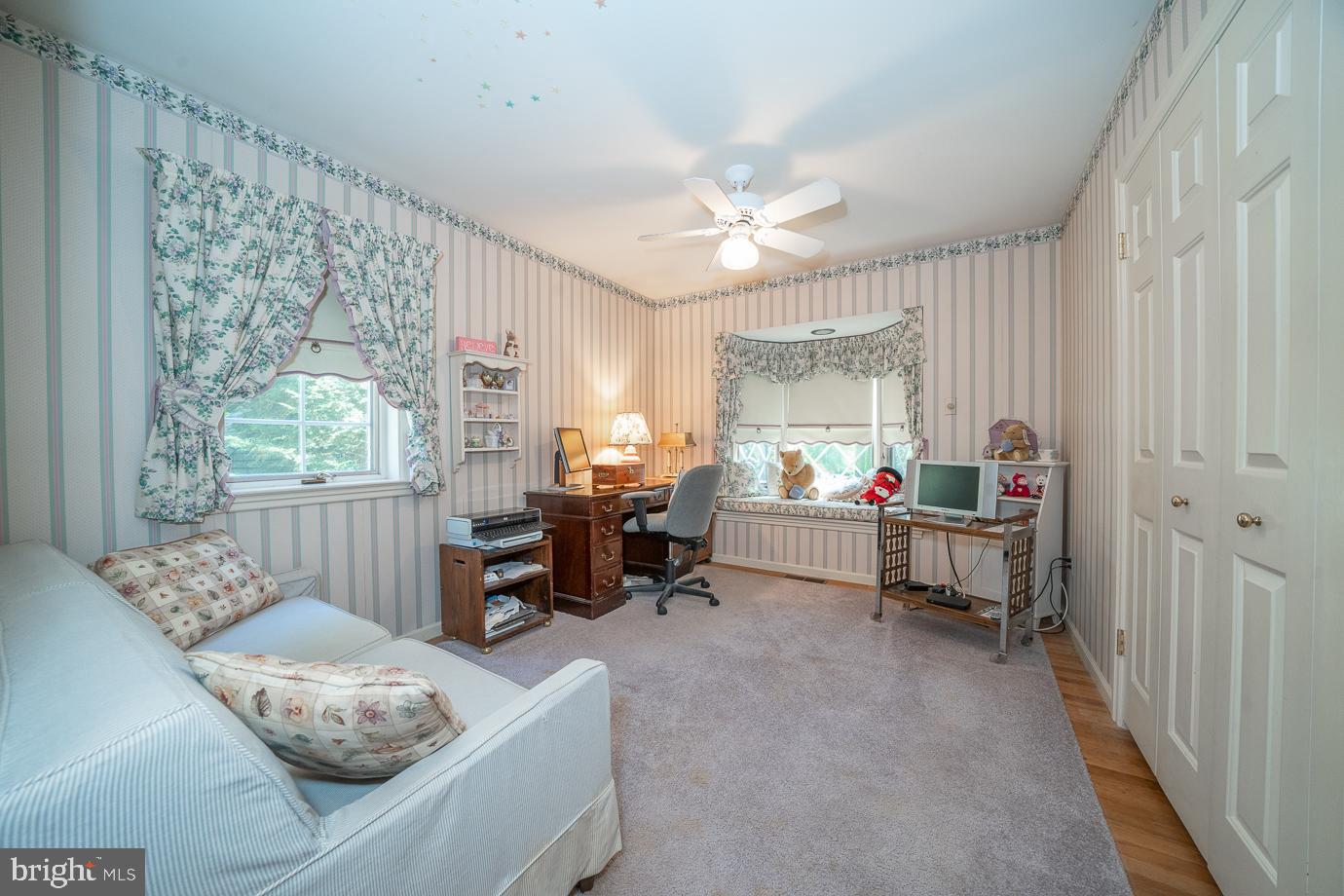 658 Lakeview Cir