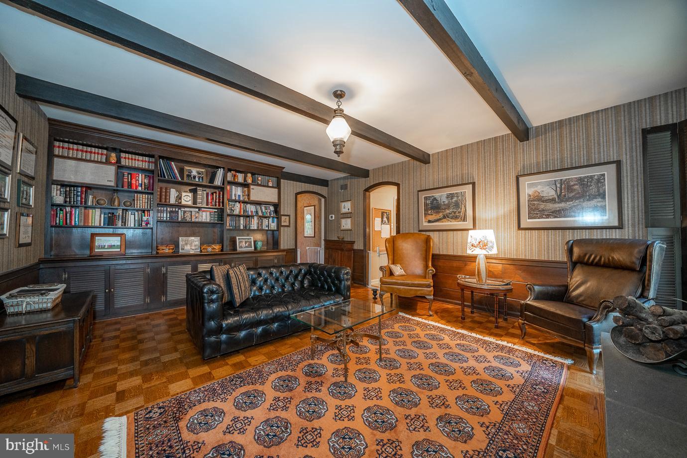 658 Lakeview Cir