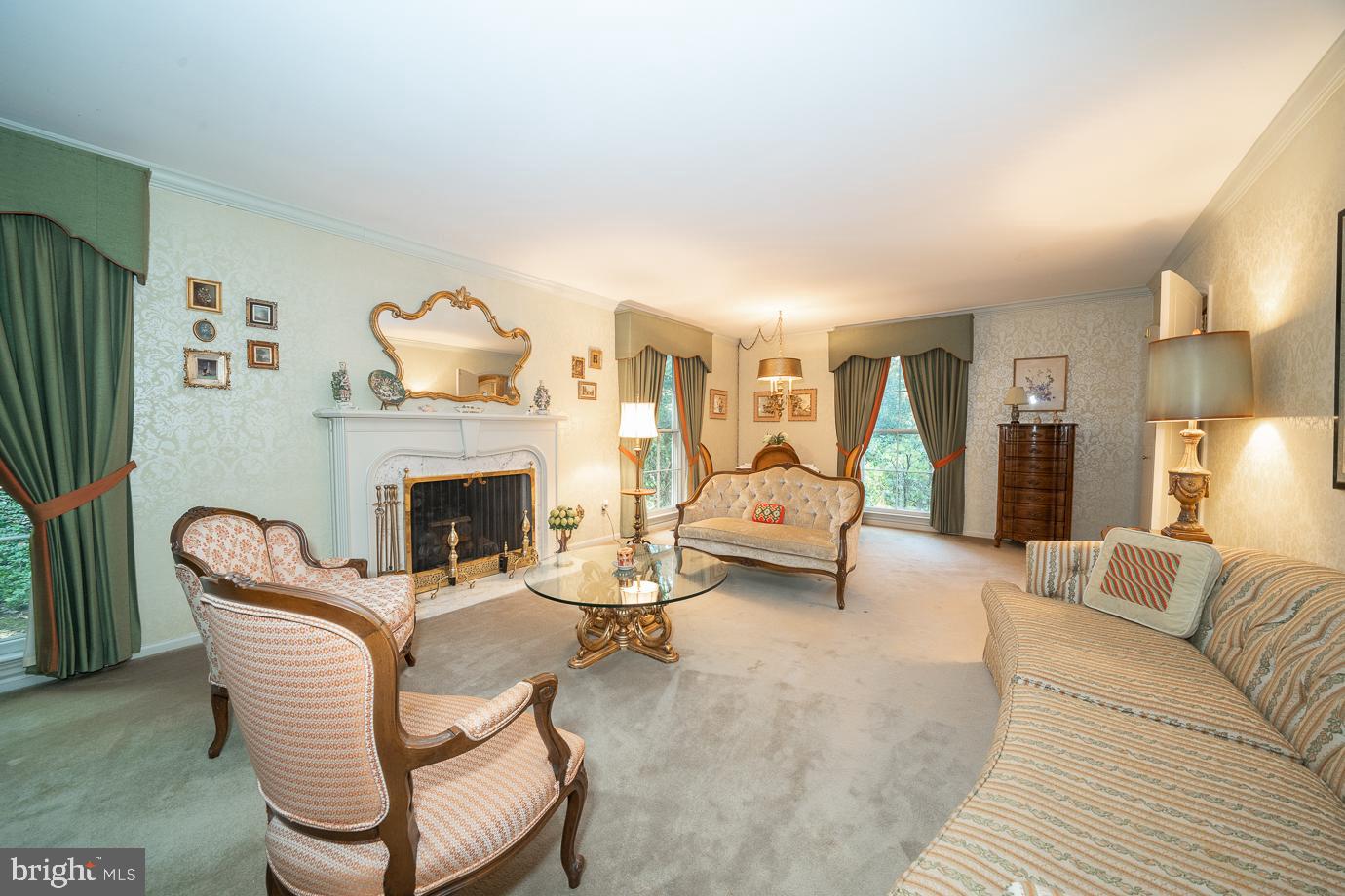 658 Lakeview Cir