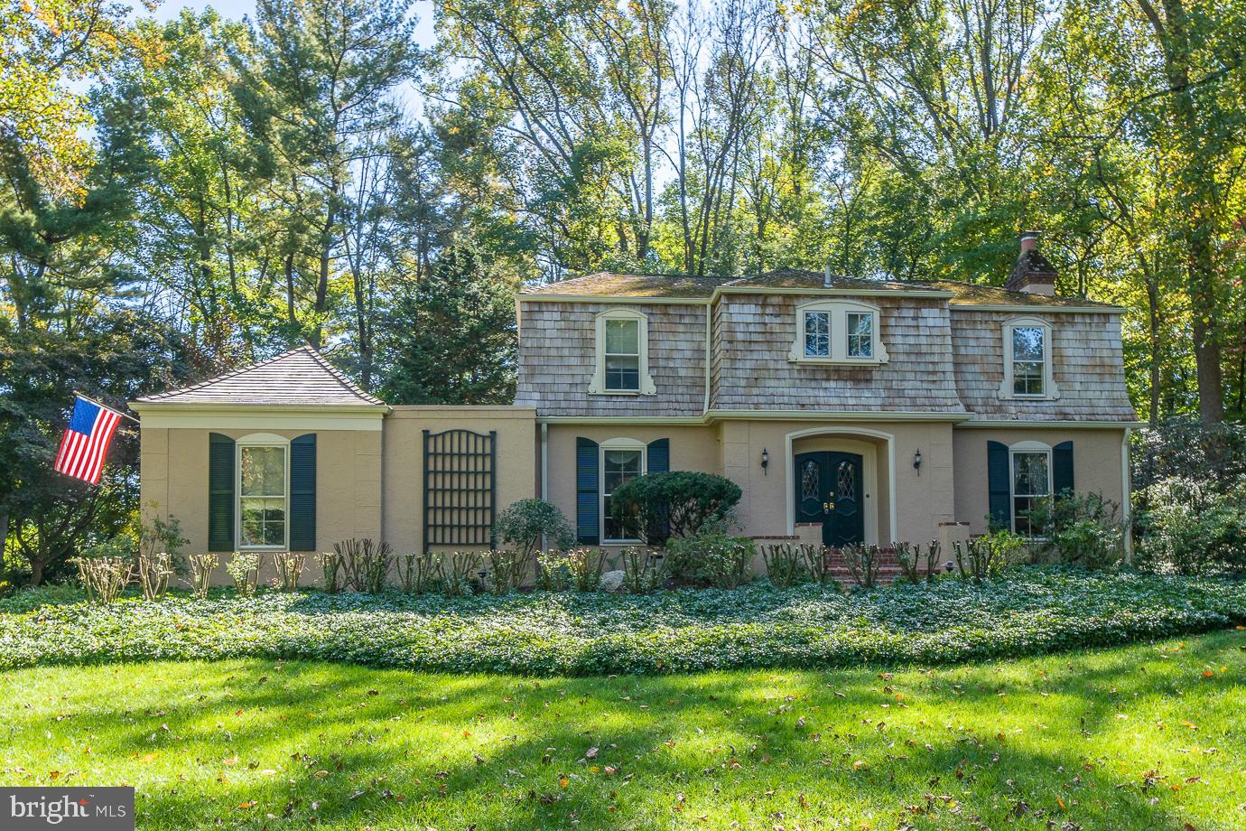 658 Lakeview Cir