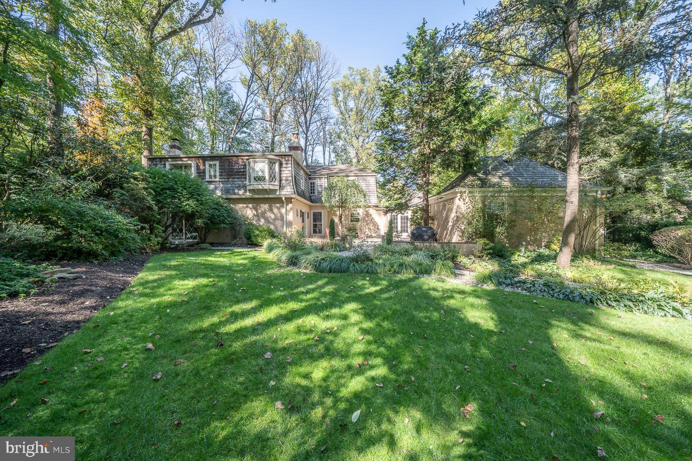 658 Lakeview Cir