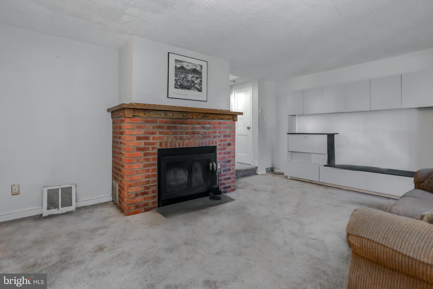 205 Wickford Rd