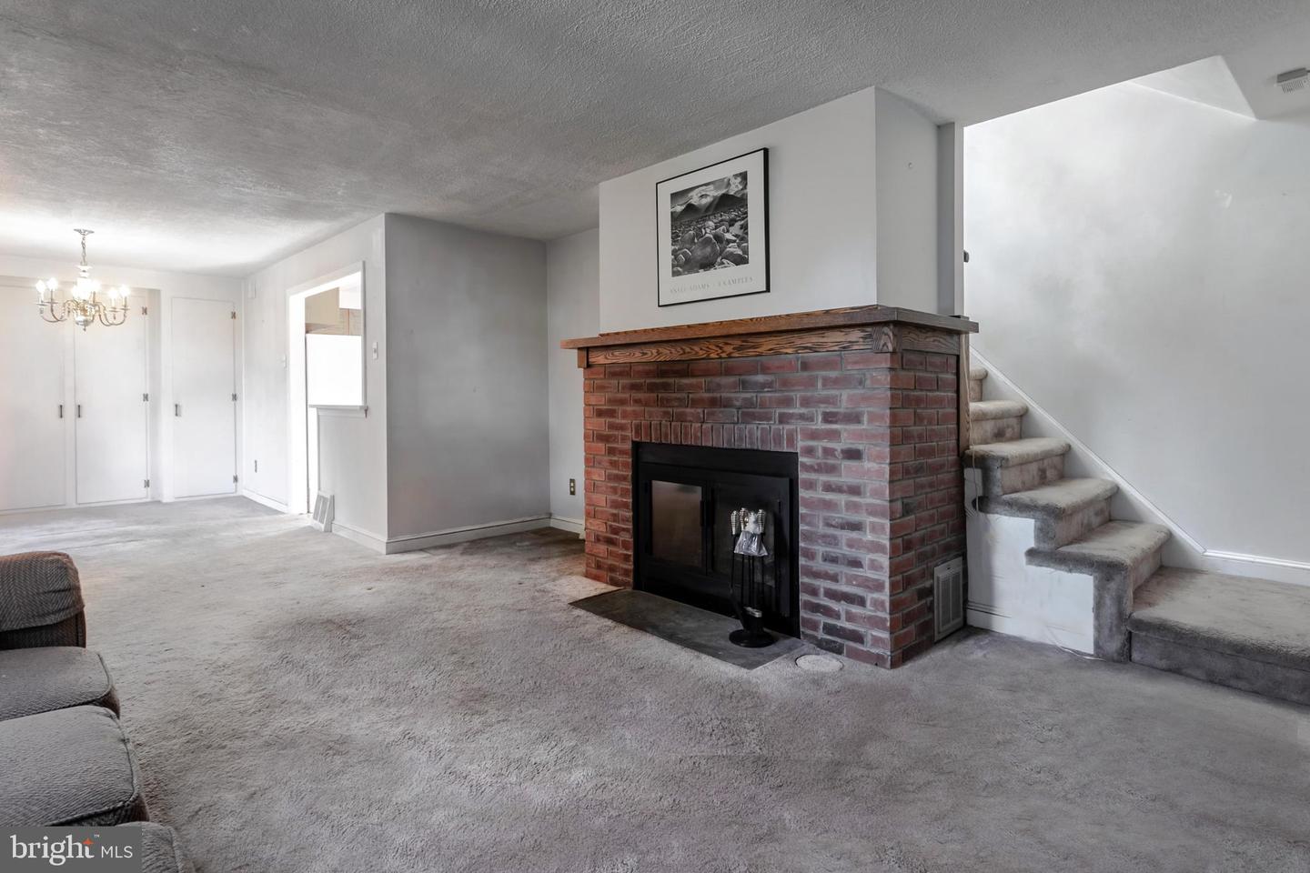 205 Wickford Rd