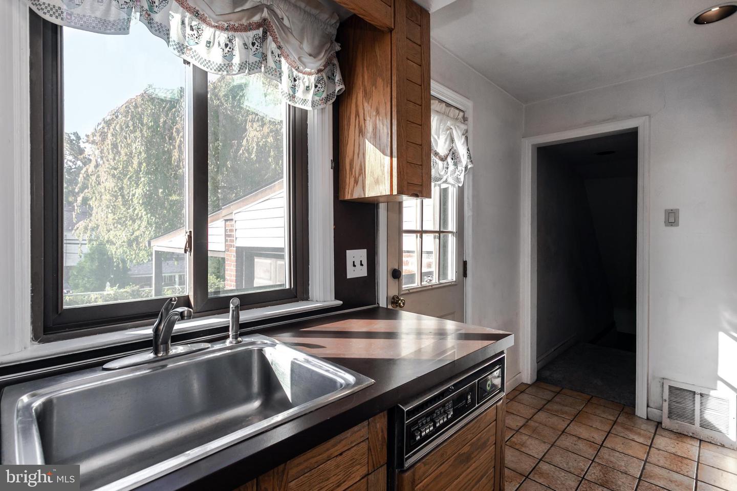 205 Wickford Rd