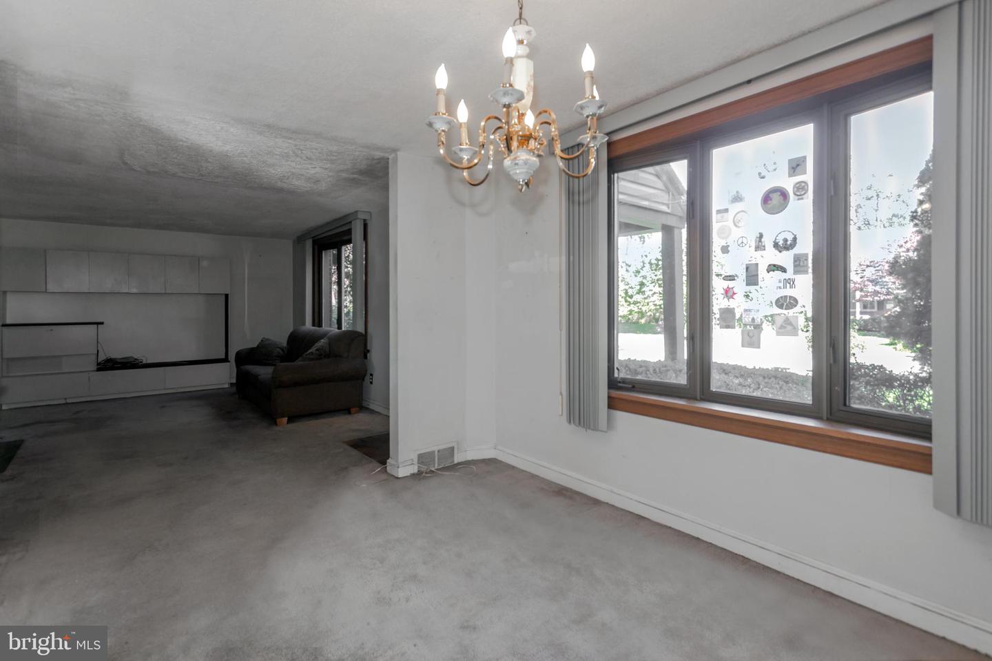 205 Wickford Rd