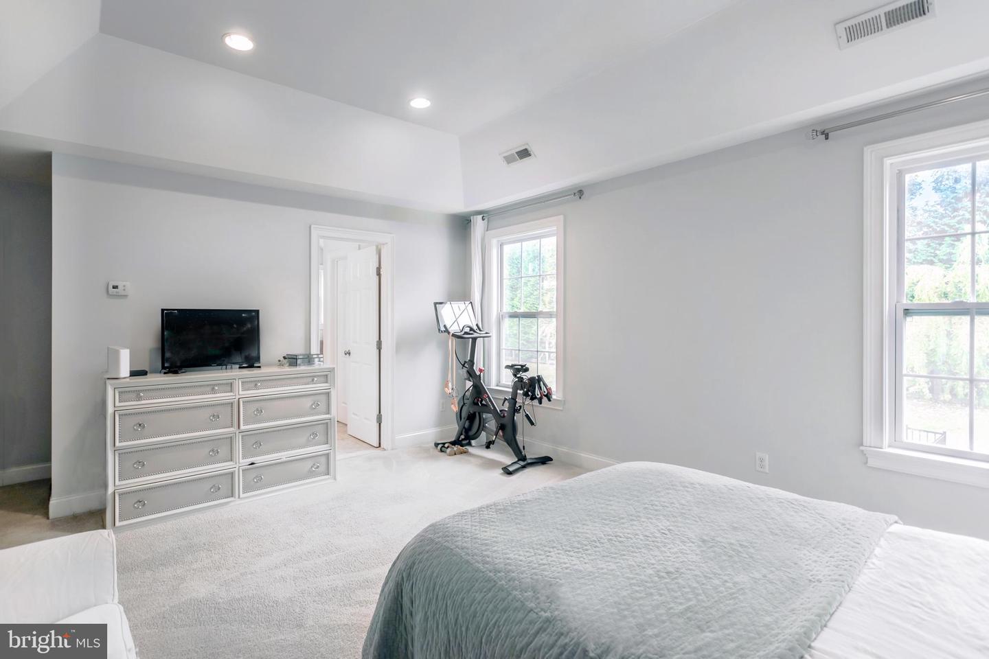 1215 Bon Air Rd