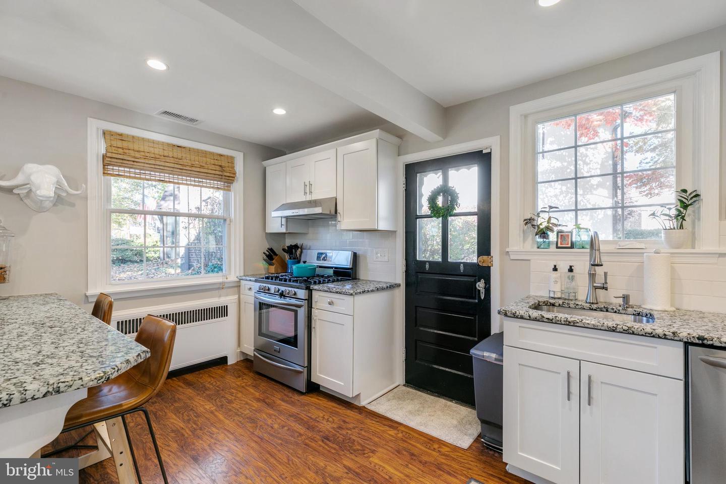 201 Walnut Pl