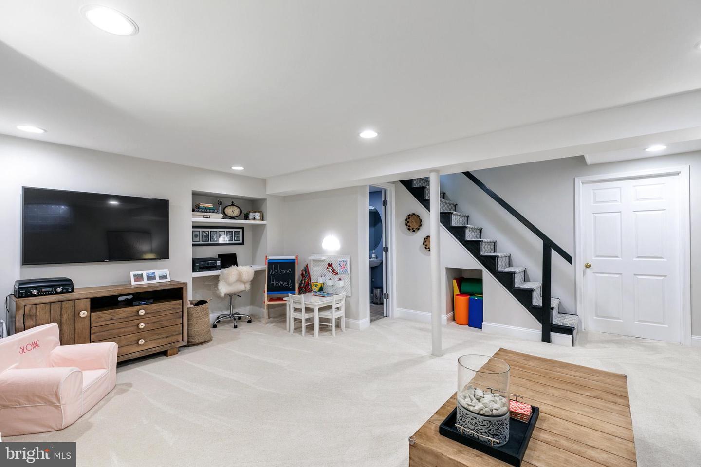 201 Walnut Pl