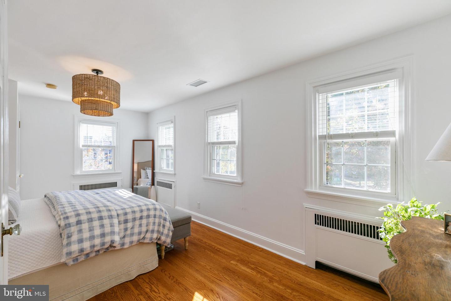 201 Walnut Pl