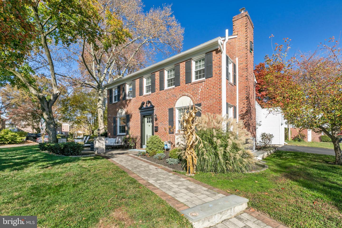 201 Walnut Pl