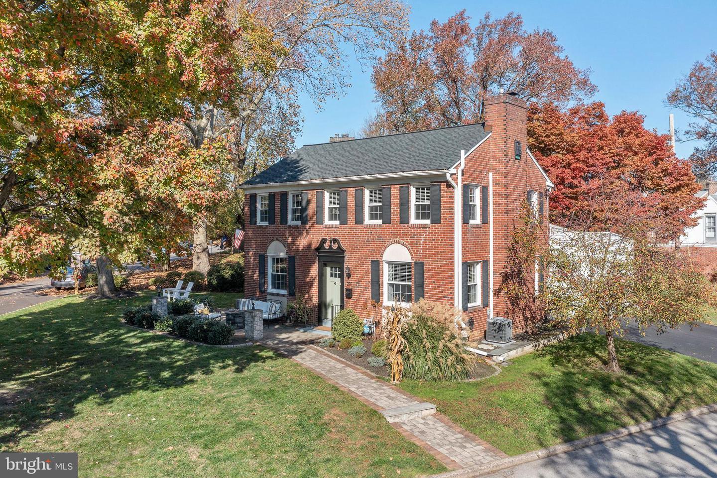 201 Walnut Pl
