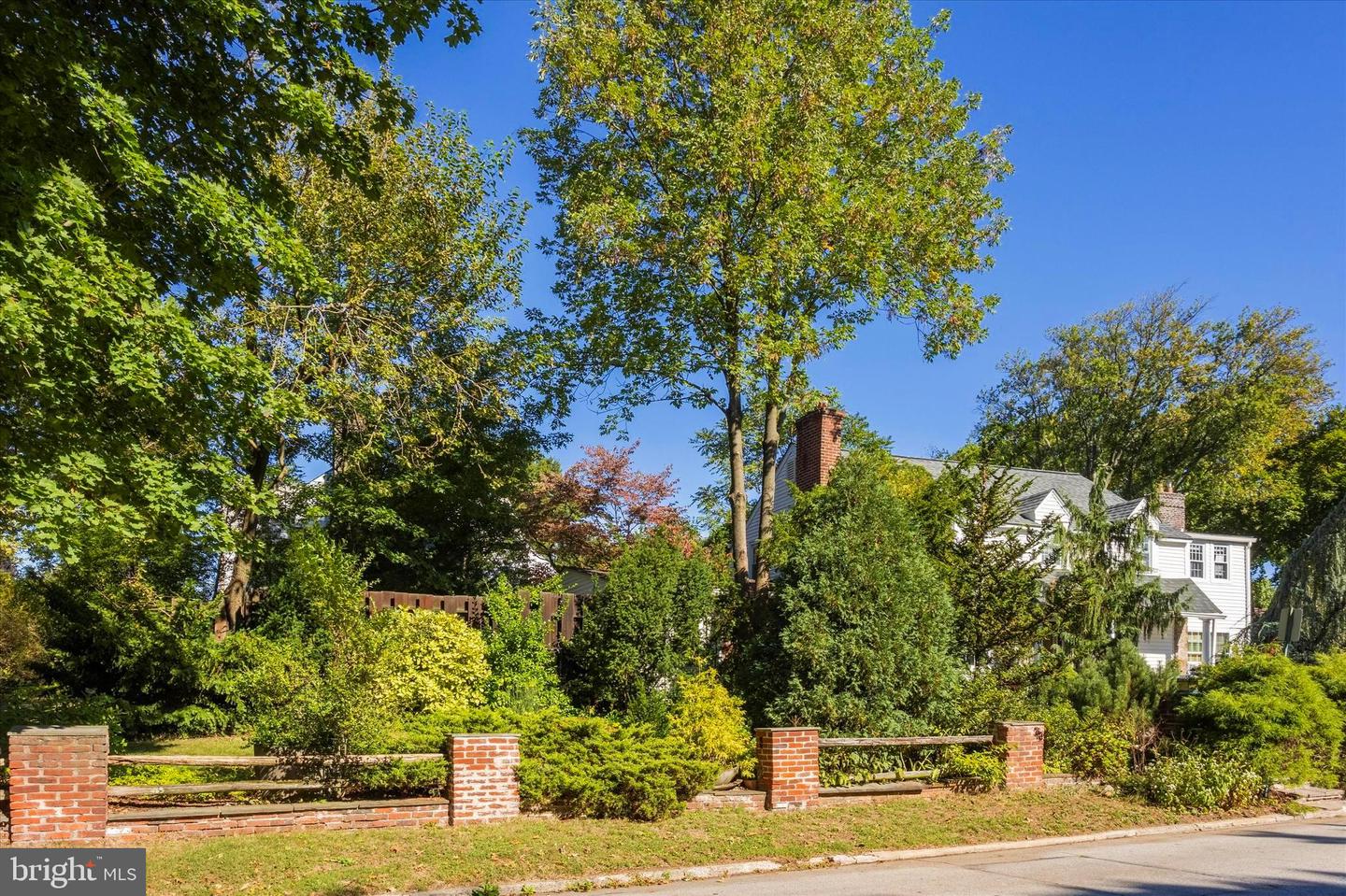 201 Earlington Rd