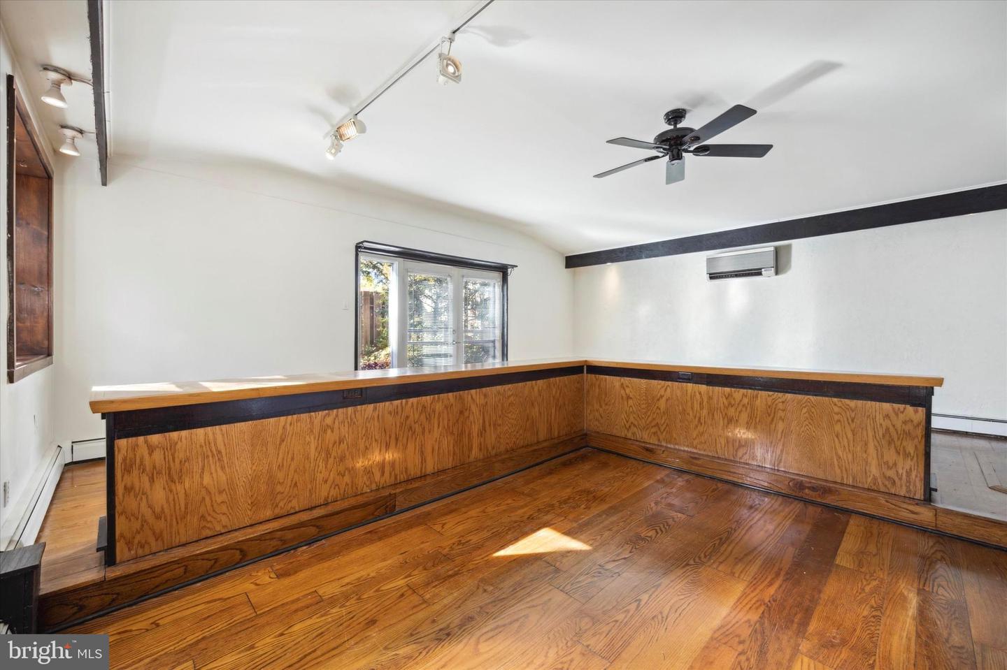 201 Earlington Rd