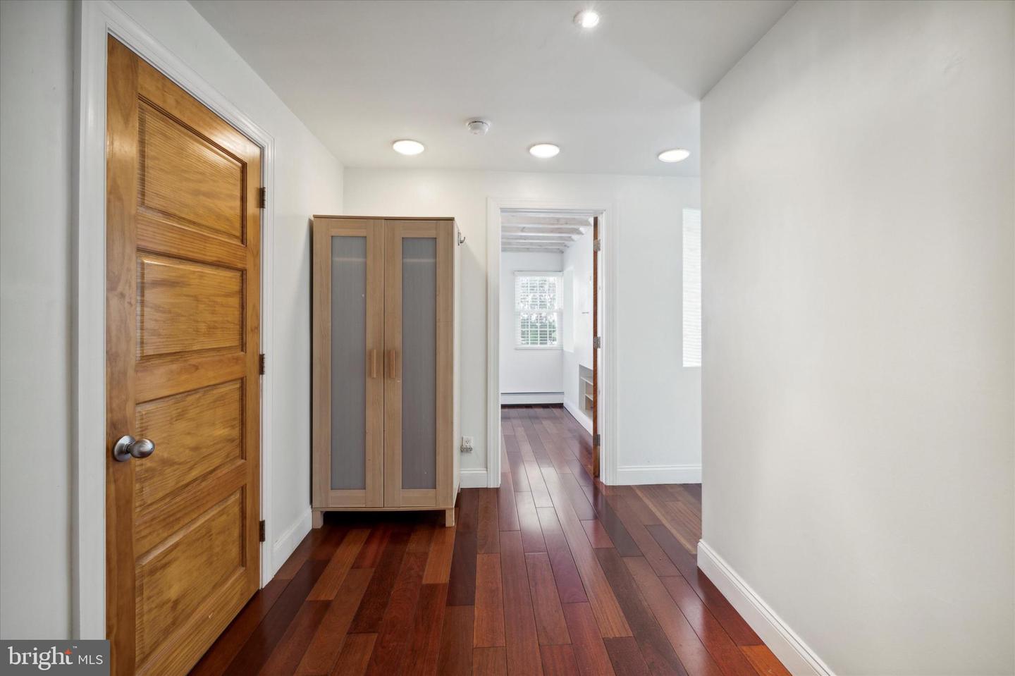 201 Earlington Rd