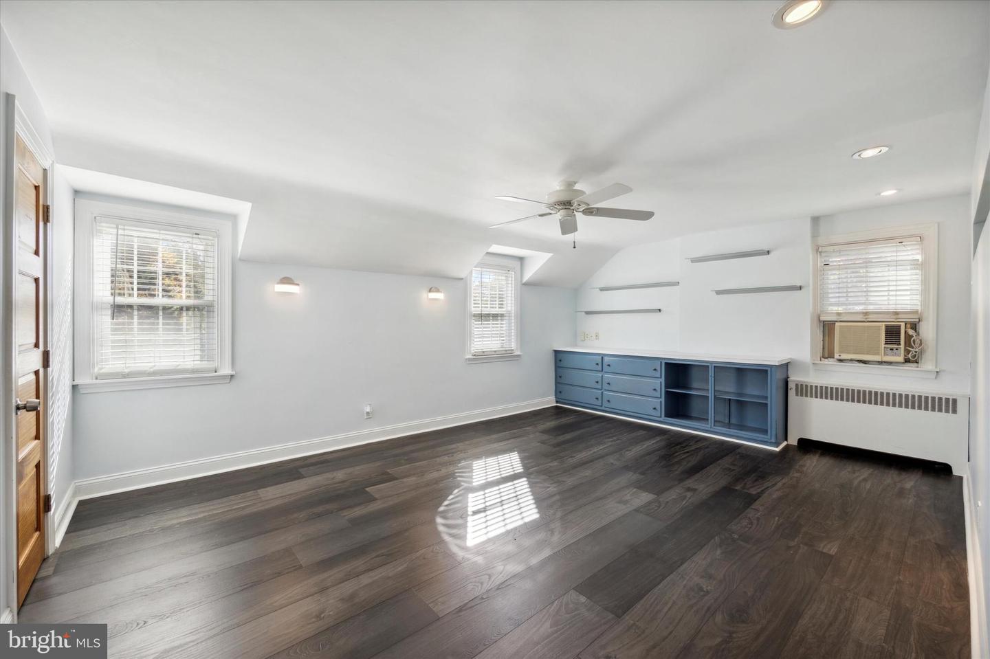 201 Earlington Rd