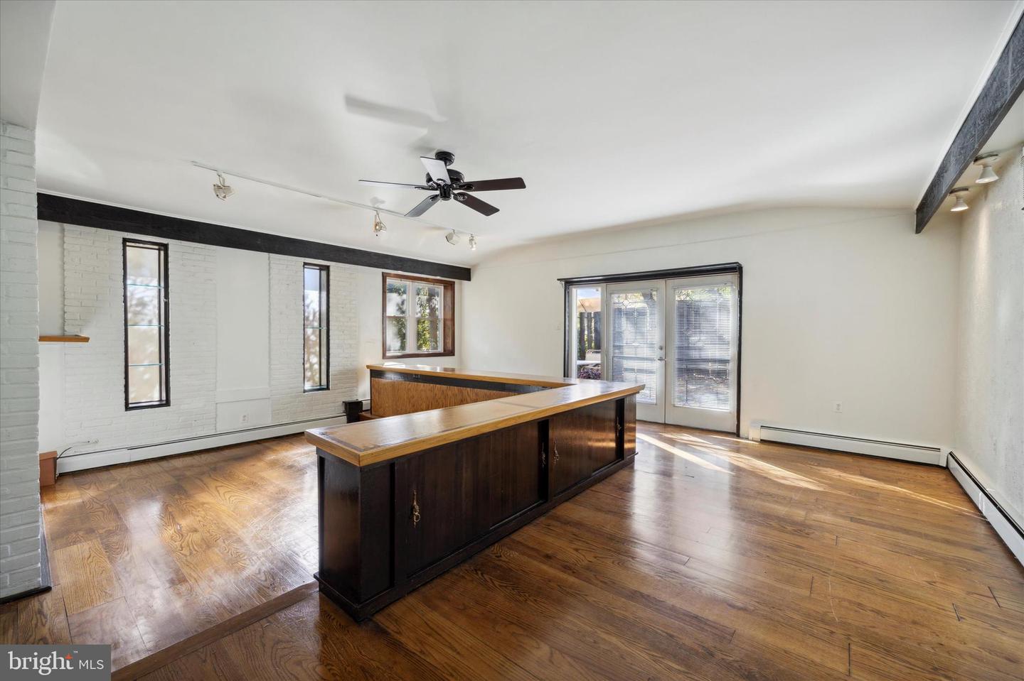 201 Earlington Rd