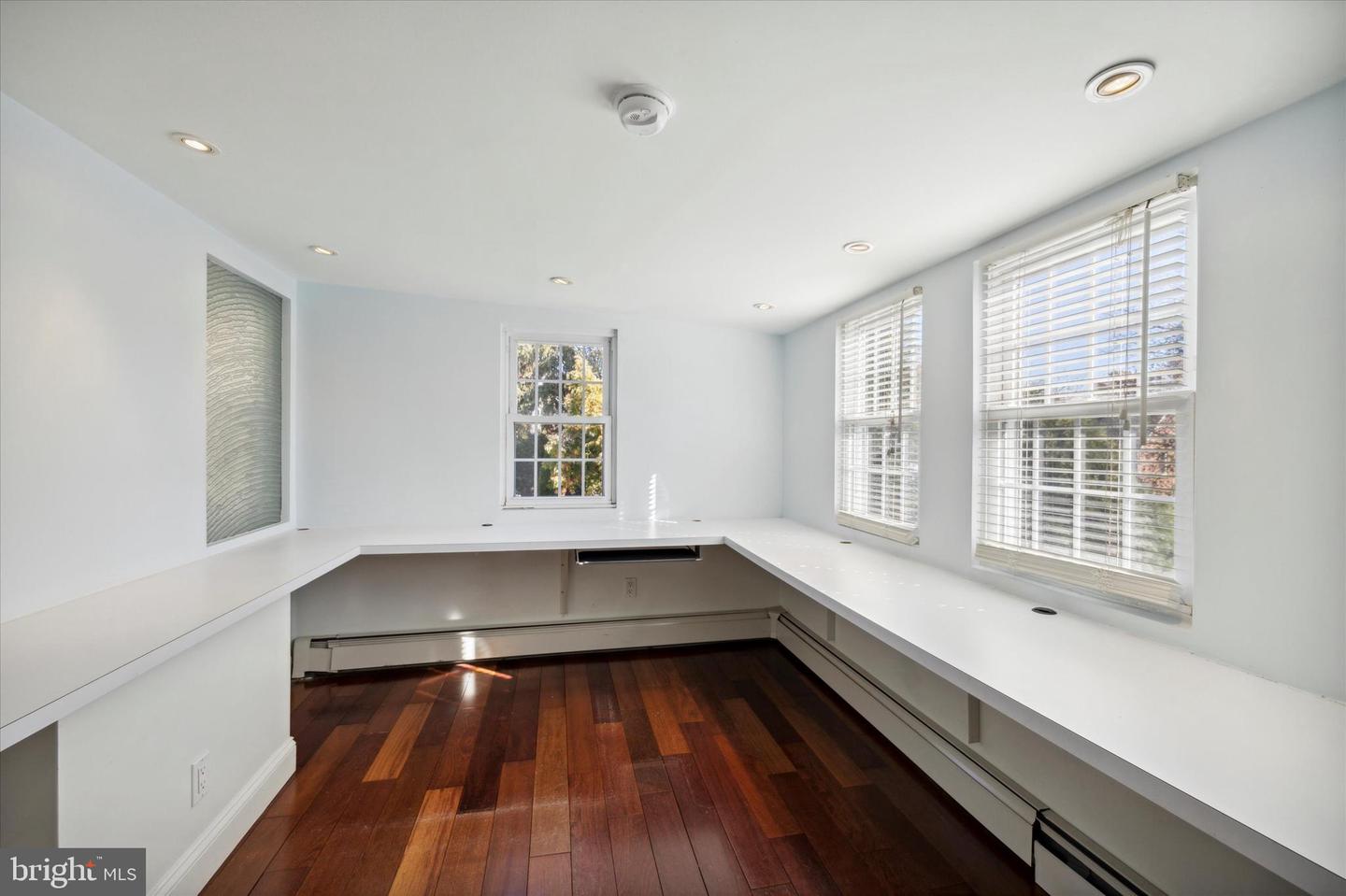 201 Earlington Rd