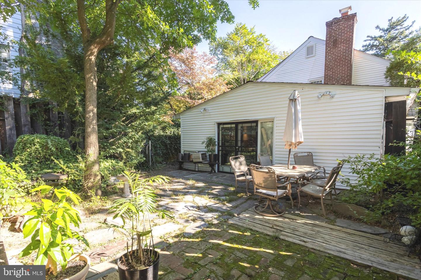 201 Earlington Rd