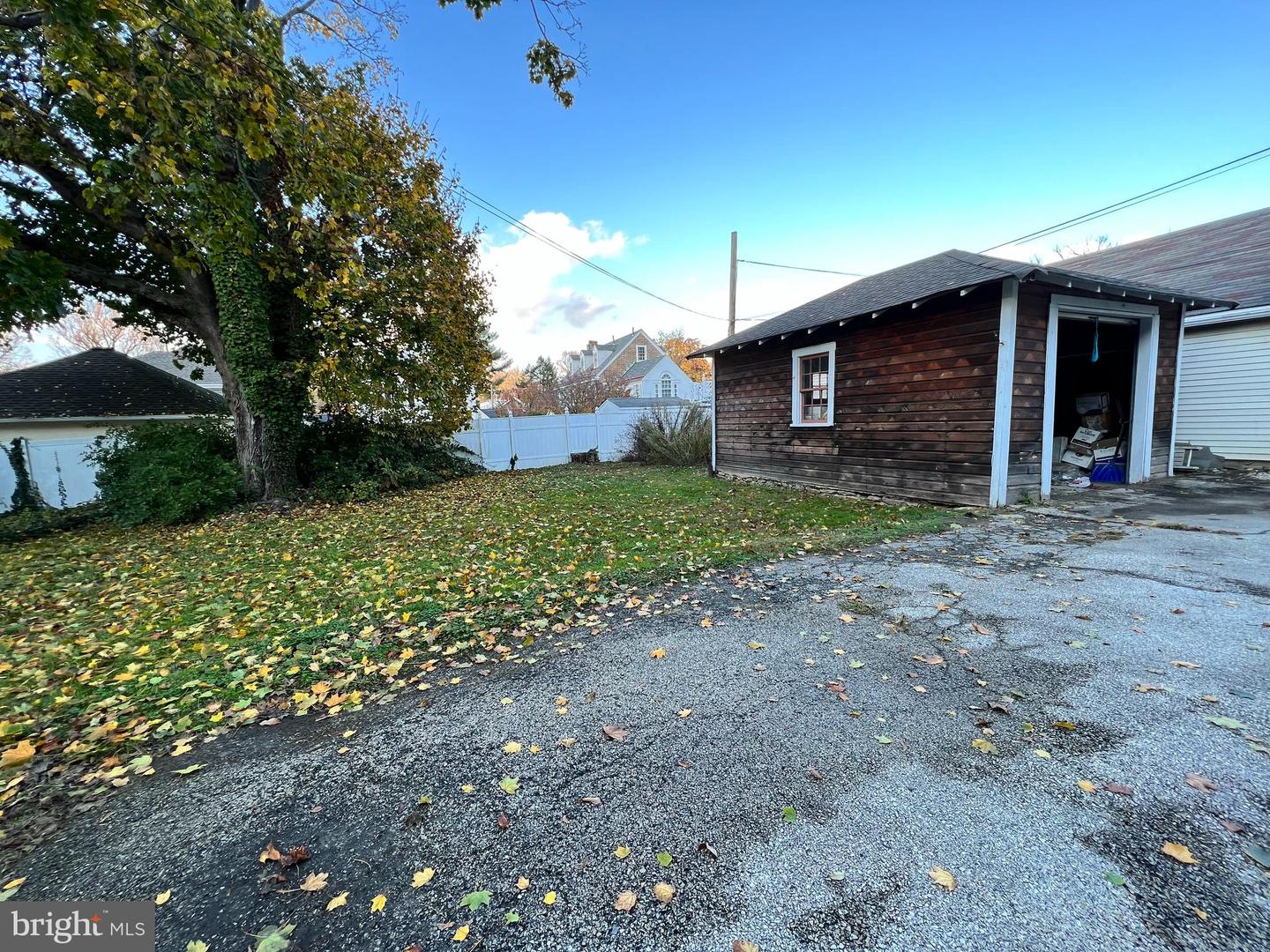 75 W la Crosse Ave