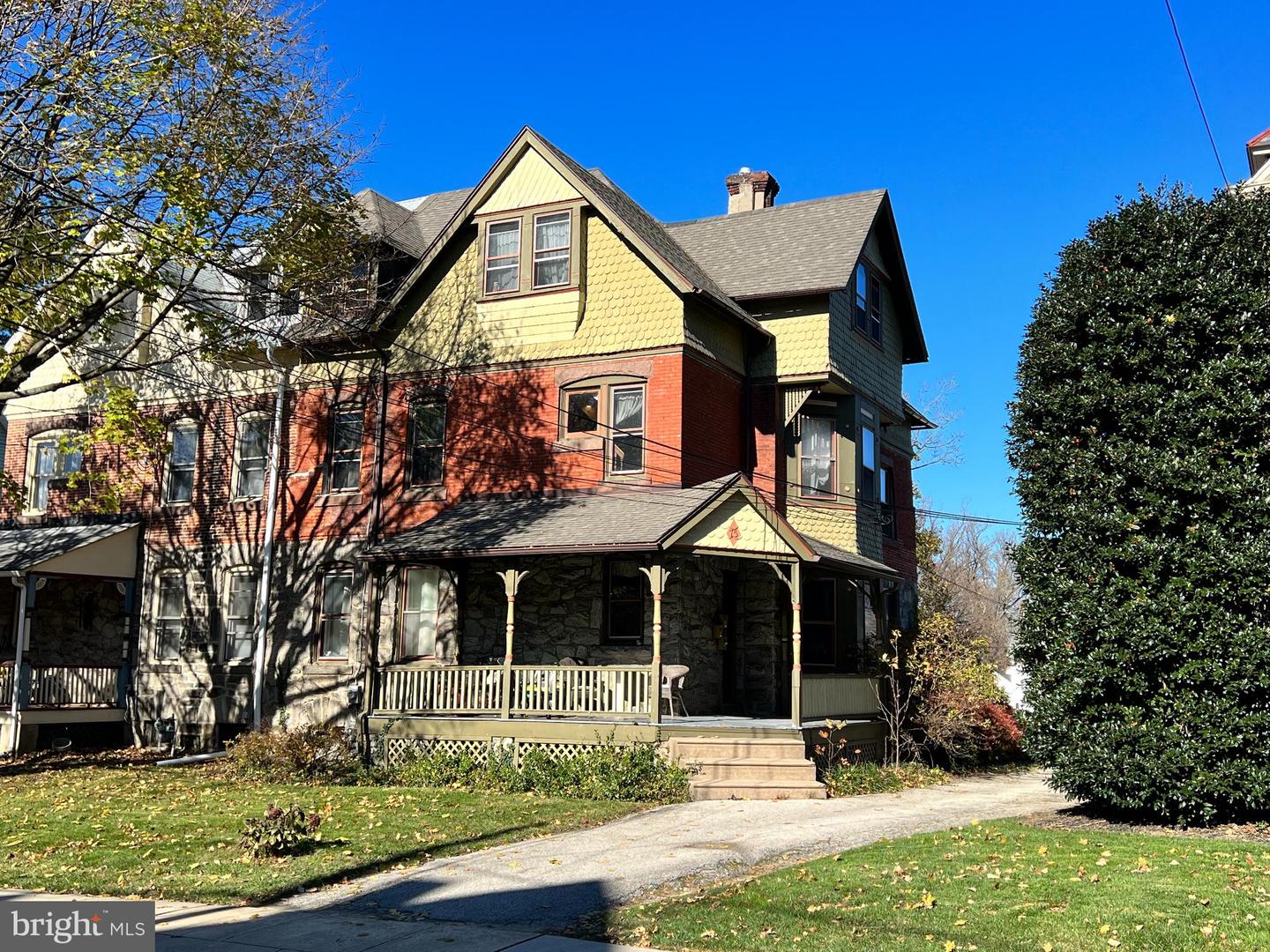 75 W la Crosse Ave