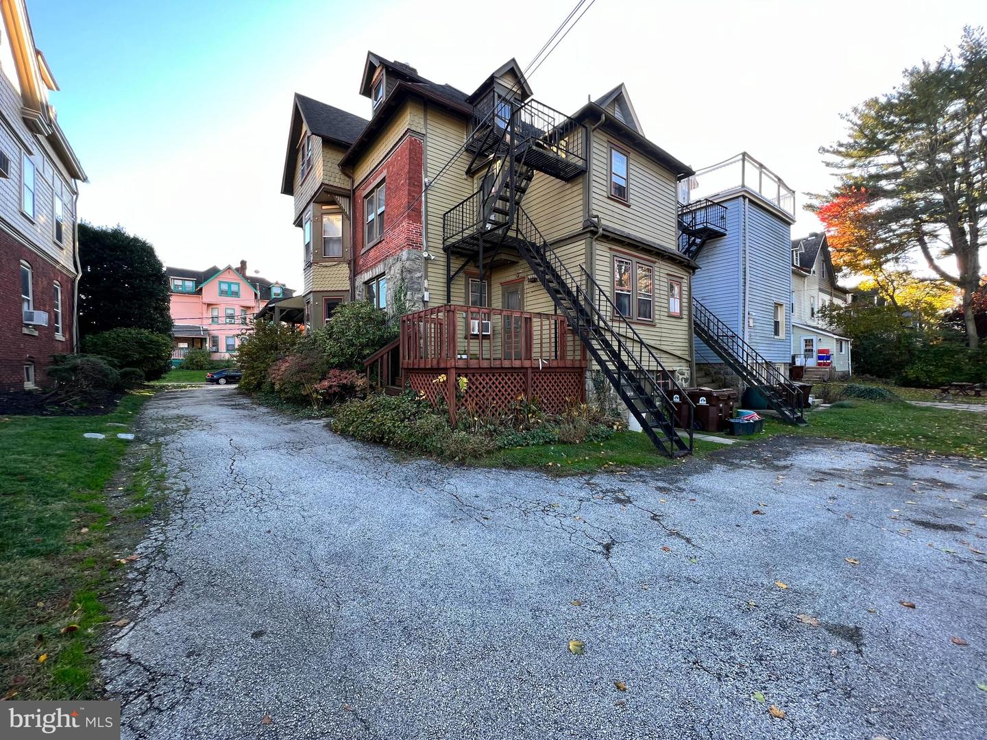 75 W la Crosse Ave