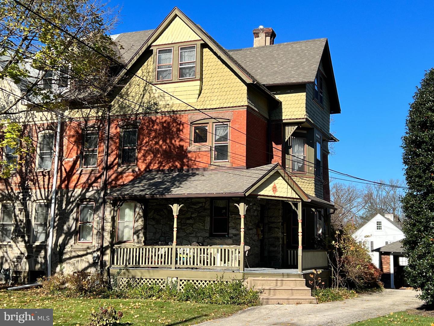 75 W la Crosse Ave