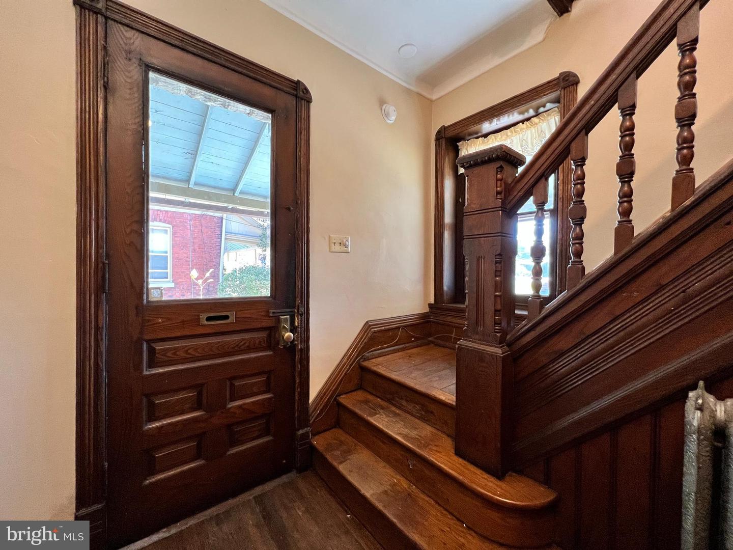 75 W la Crosse Ave
