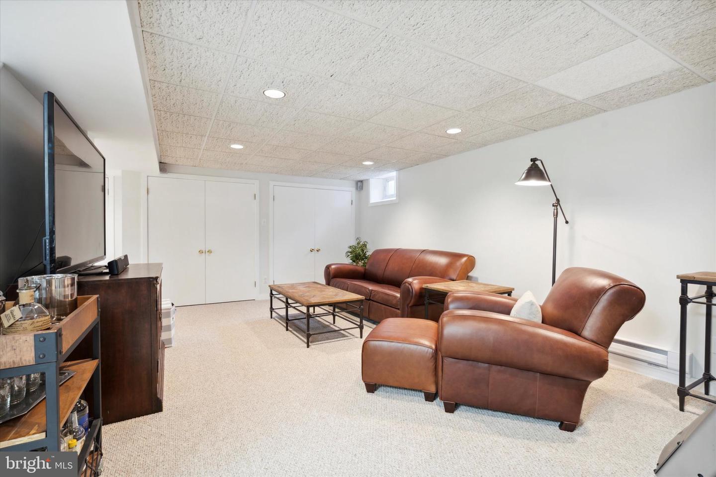411 Ivy Ln
