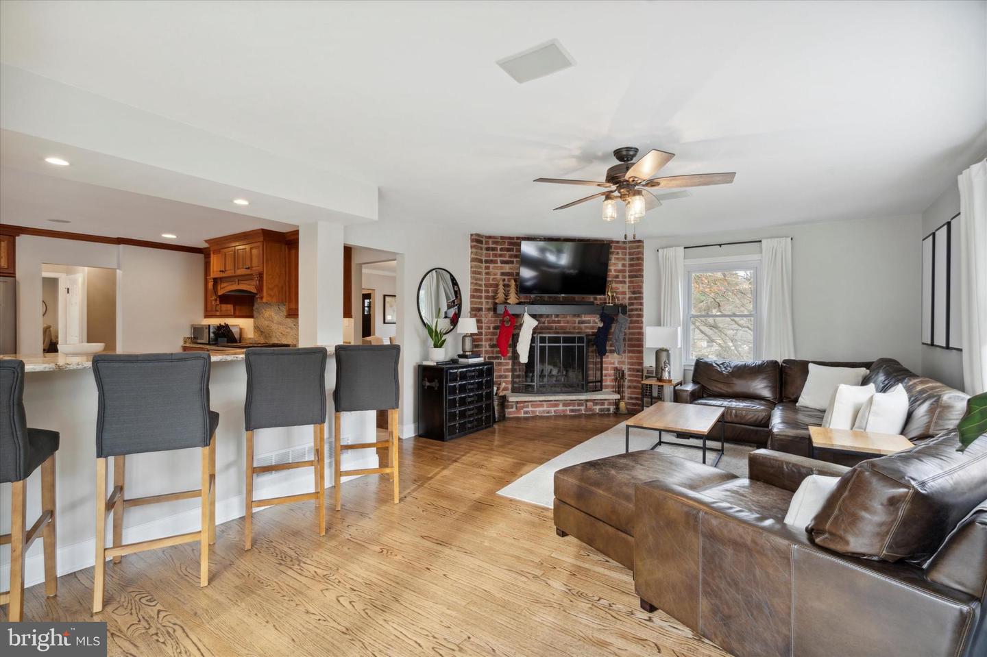411 Ivy Ln